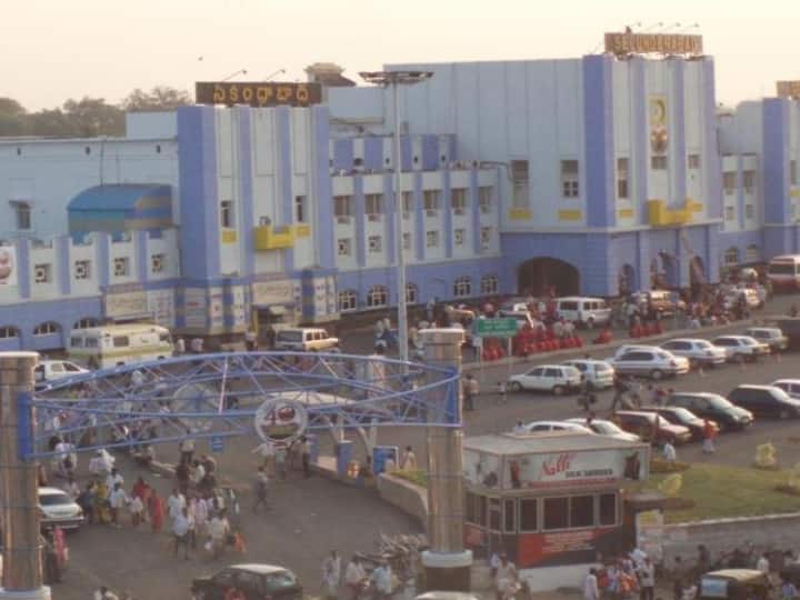 9 अक्टूबर साल 1874 में वाडी-सिकंदराबाद का निर्माण शुरू किया गया जो 194.36 किमी. था. फिर सिकंदराबाद-वारंगल का निर्माण 8 अप्रैल 1886 में शुरू किया जो 40.57 किमी का था. इसके बाद वारंगल और डोरनाकल स्टेशन 1 जनवरी 1888 में 84.42 किमी का निर्माण शुरू किया गया.