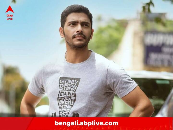 উড়িষ্যা ও অন্যান্য জায়গার বেশ কিছু অংশে শ্যুটিং হয়েছে। সিরিজ 'রাজনীতি'-র চরিত্রদের প্রথম লুক প্রথম প্রকাশ্যে নিয়ে এল এবিপি লাইভ।