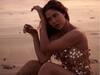 मोनोकिनी पहन समदंर की रेत से खेलती दिखीं सोनम बाजवा, दिल खोलकर दिए ऐसे पोज
