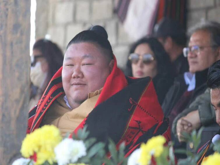 World Health Day 2023 Nagaland Minister Temjen Imna Prescribes Real Medicines To De-Stress Soul on twitter World Health Day :  नागालँडचे मंत्री तेमजेन यांनी तणावमुक्तीसाठी सुचवलं भन्नाट औषध