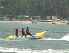 Sindhudurg : कोकणातील समुद्रकिनारे पर्यटकांनी फुलले, सुट्यांमुळे समुद्रकिनारी, मंदिर आणि किल्ल्यांवर गर्दी!