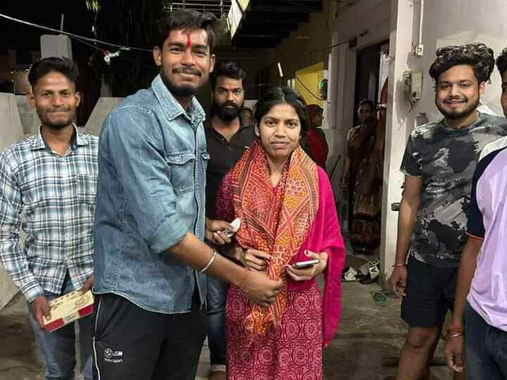 UPPSC PCS 2022 Final Result Declared Agra Divya Sikarwar top Know the Top 10 List Name UPPSC PCS Result: दिव्या सिकरवार ने यूपी पीसीएस परीक्षा में किया टॉप, यहां पढ़ें टॉप 10 की पूरी लिस्ट