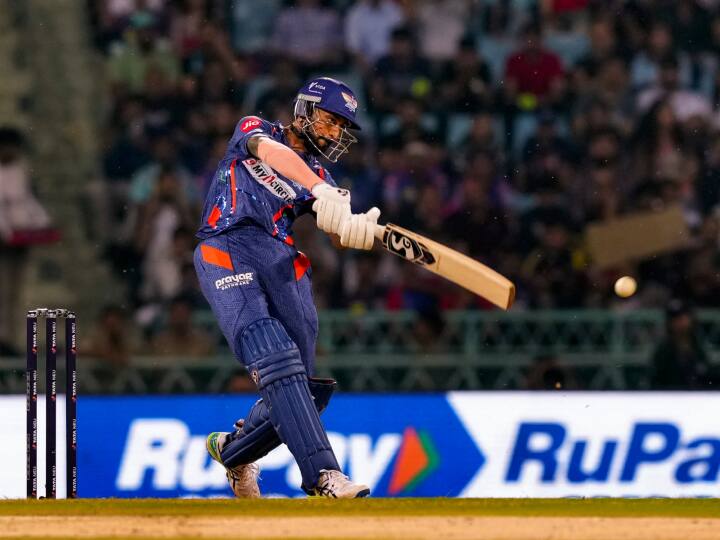 IPL 2023 LSG  Krunal Pandya retired hurt on 49 in 42 balls लखनौच्या अडचणी वाढल्या, राहुलनंतर कृणाल पांड्याही दुखापतग्रस्त, 49 धावांवर असतानाच Retired Hurt