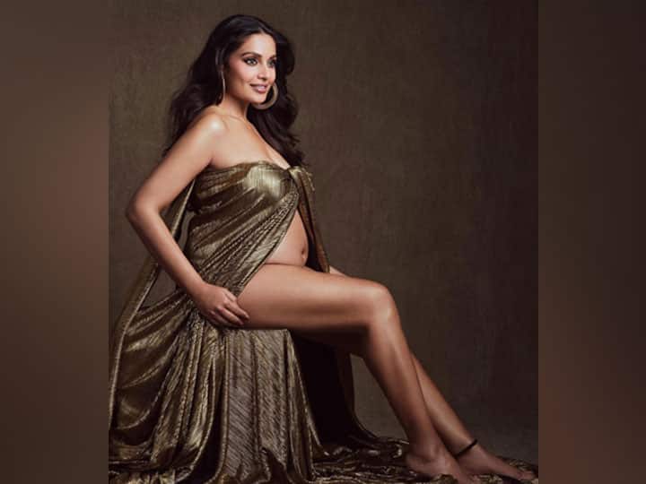 Bollywood Actress Has Become Mother: बॉलीवुड एक्ट्रेस अपने अभिनय के अलावा कई और चीजों को लेकर भी काफी चर्चा में रहती हैं. कुछ अपनी लेट प्रेगनेंसी से सुर्खियां बटोरती हैं.