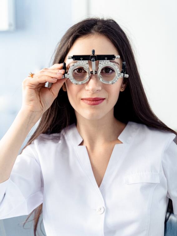 Eye Care: आंखों में दर्द से हैं परेशान? अपनाएं ये घरेलू उपाय
