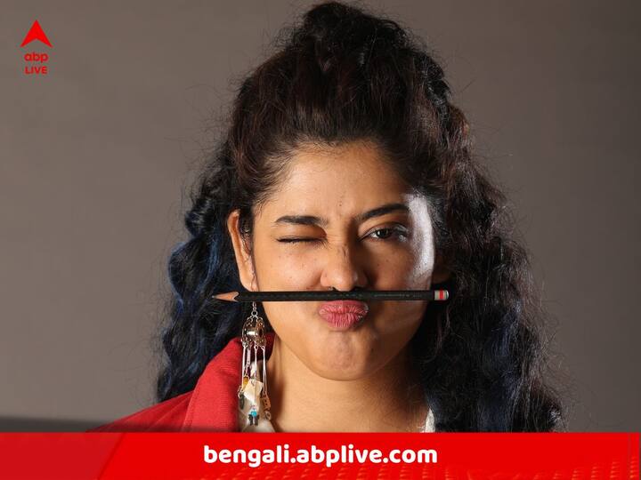 সৌরভের পরিচালিত এই সিরিজের মুখ্যভূমিকায় দেখা যাবে অভিনেত্রী দিতিপ্রিয়া রায় (Ditipriya Roy)-কে। তাঁর চরিত্রের নাম রাশি। তাঁর জীবনের গল্প ঘিরেই এগিয়ে যাবে ওয়েব সিরিজের কাহিনী।