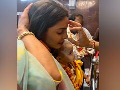 Photos: बेटी मालती संग सिद्धिविनायक दर्शन करने पहुंचीं प्रियंका चोपड़ा, VIP ट्रीटमेंट देख भड़क गए लोग