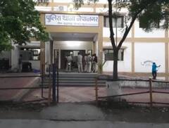 MP में पुलिस थाने पर अटैक, पुलिसकर्मियों से मारपीट, गाड़ियां तोड़ी, 3 कैदियों को लेकर फरार हुए अतिक्रमणकारी