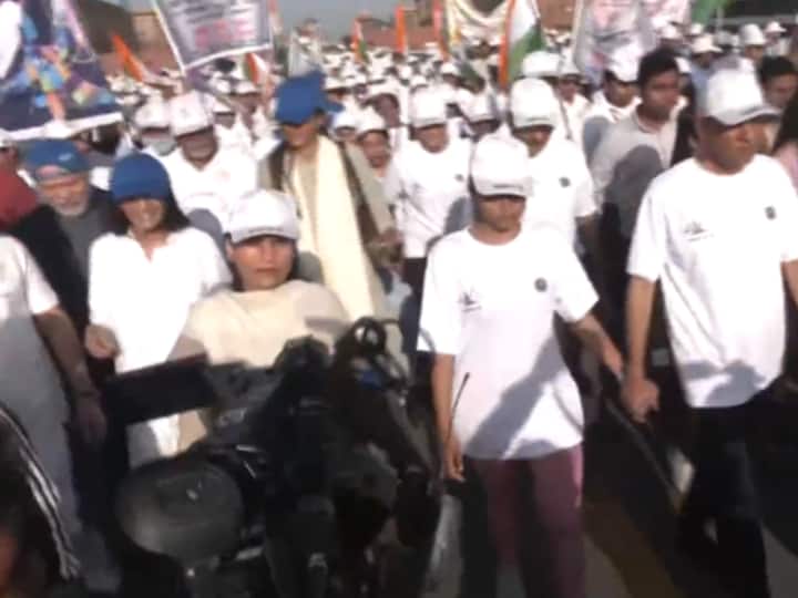 Union Health Minister Mansukh Mandaviya MoS Health Participate In Delhi's 'Walkathon' On World Health Day WATCH Manuskh Mandaviya Coronavirus Cases Update Health Minister Mandaviya Participates In Delhi 'Walkathon' On World Health Day — WATCH