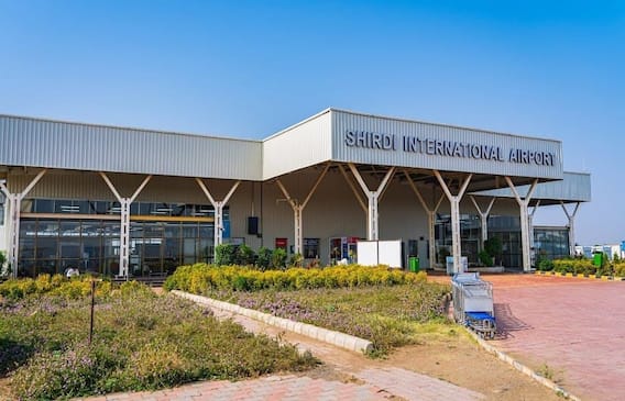 Shirdi Airport : साईभक्तांसाठी आनंदाची बातमी! शिर्डी विमानतळावर उद्यापासून नाईट लँडिंग Shirdi Airport : साईभक्तांसाठी आनंदाची बातमी! शिर्डी विमानतळावर उद्यापासून नाईट लँडिंग