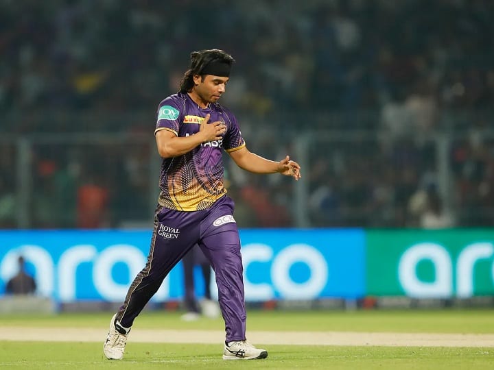 IPL 2023 Netizens reactions Neeraj Chopra Dopple-ganger In KKR mystry spinner Suyash Sharma 2023 Ipl live marathi News KKR च्या सुयश शर्माचं IPL पदार्पण, नेटकरी म्हणाले, अरे हा तर भालफेकपटू नीरज चोप्रो