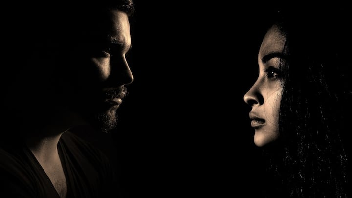 কী ভাবে সেই লক্ষণরেখা তৈরি করা সম্ভব? প্রথমেই নিজেকে যতটা সম্ভব চিনে নেওয়া দরকার।