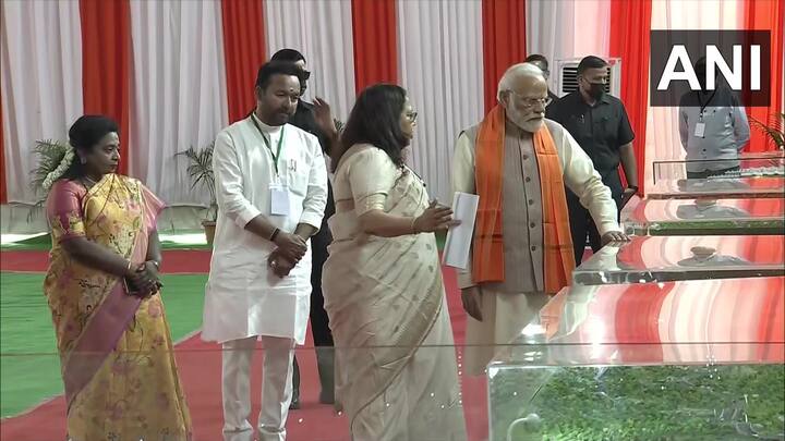 అభివృద్ధి కార్యక్రమాల శంకుస్థాపనకు ముందుగా అధికారులతో చర్చలు