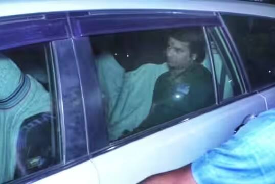 Tej Pratap : Bihar Minister Tej Pratap Yadav Misbehaved In Varanasi Arcadia Hotel Tej Pratap : તેજ પ્રતાપ યાદવને અડધે રાત્રે સામાન સાથે હોટલમાંથી બહાર ફેંકી દેવાયા