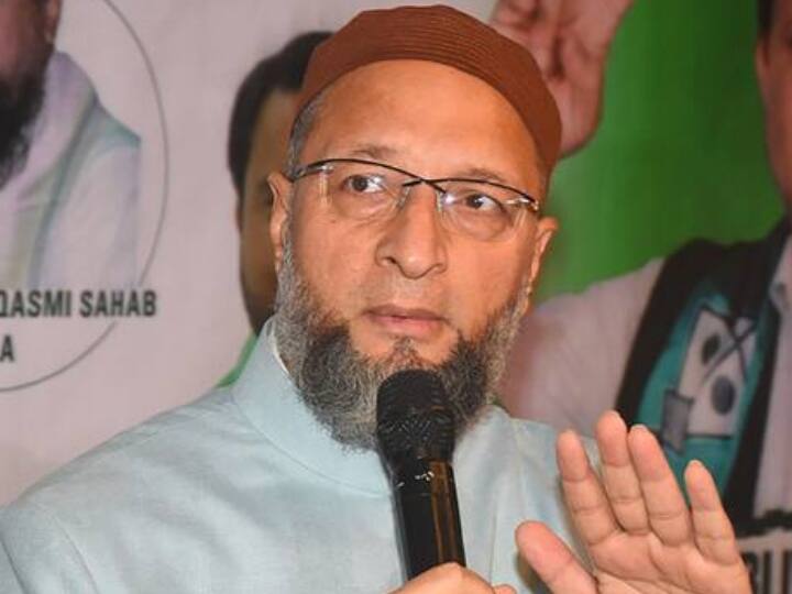 Owaisi on Godse: 'भारत के पहले आतंकवादी का नाम नाथूराम...', रामनवमी जुलूस में गोडसे की फोटो पर बोले ओवैसी Asaduddin Owaisi criticize police for silence on Nathuram Godse Photo in Ramanavami procession Owaisi on Godse: 'भारत के पहले आतंकवादी का नाम नाथूराम...', रामनवमी जुलूस में गोडसे की फोटो पर बोले ओवैसी