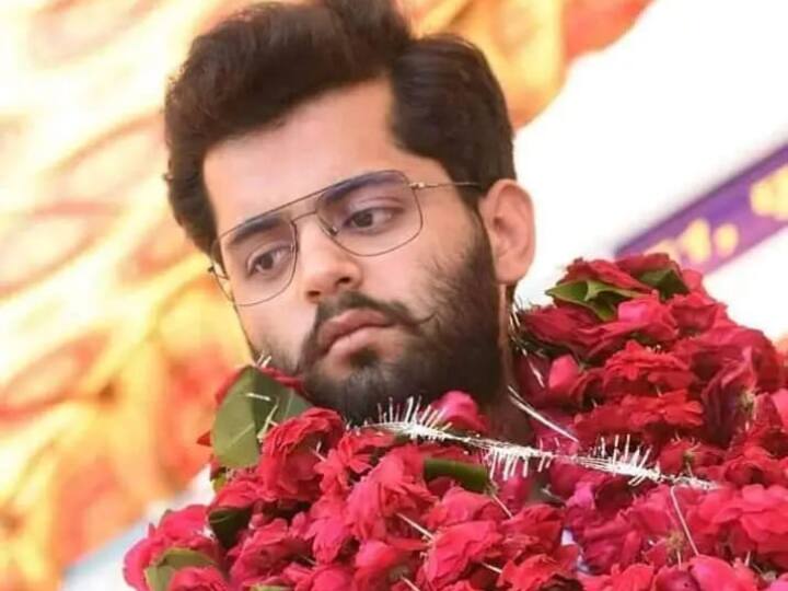 Atiq Ahmad Son Umar in 2018 abduction case Court frames charges against atiq and his son ABPP अतीक के बाद अब उसके बेटे उमर पर क्यों लटकी उम्रकैद की तलवार?