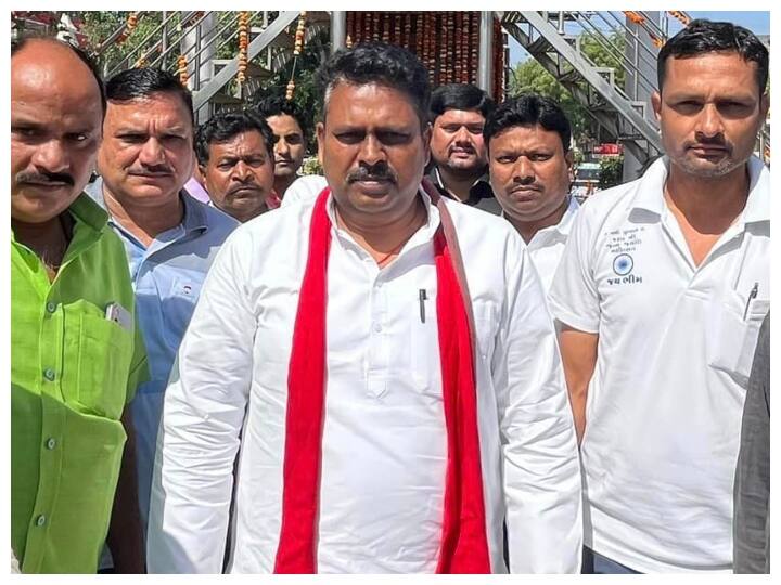 UP Politics: 'जनता इनकी सरकार बदलने जा रही', गिरिराज सिंह के बयान पर सपा विधायक का पलटवार SP MLA Rajpal Kashyap React On Giriraj Singh Muzaffarnagar name change Remarks ANN UP Politics: 'जनता इनकी सरकार बदलने जा रही', गिरिराज सिंह के बयान पर सपा विधायक का पलटवार