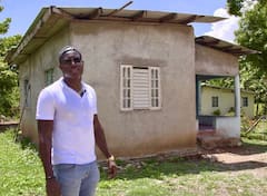 PHOTOS: मां के पेट में ही खत्म कर देना चहाते थे पिता, रोवमन पॉवेल ने परिवार से किया था गरीबी से निकालने का वादा