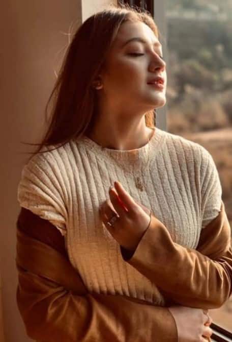 इस एक्ट्रेस के लिए गोरा रंग बन गया मुसीबत, एक्टर्स हाथ छूने से भी करते थे मना!