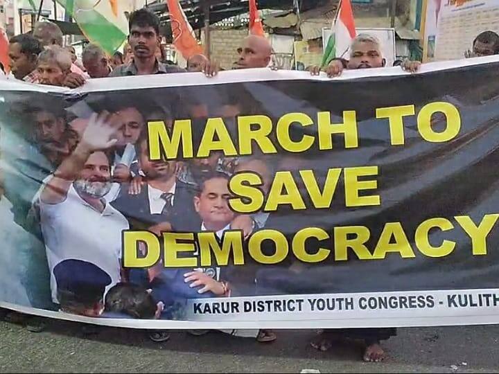 ராகுல் காந்தி பதவி நீக்கம்; கரூரில் மெழுகுவர்த்தி ஏந்தி காங்கிரஸ் ஆர்ப்பாட்டம்