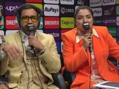 PHOTOS: राजस्थान-दिल्ली के मैच में निरहुआ-आम्रपाली का जलवा, कॉमेंट्री बॉक्स से देखें कैसे जीता फैंस का दिल