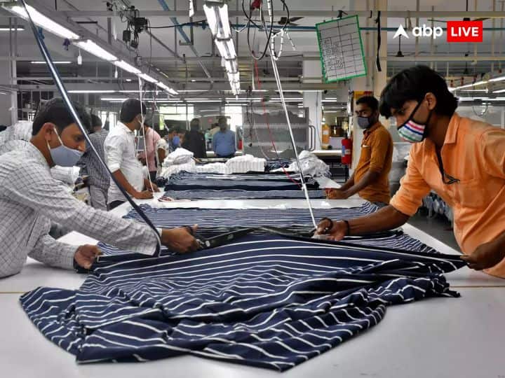 Surat cloth market expected to get boom in revenue after elections, highest demand for sarees in South India ચૂંટણીને પગલે સુરત કાપડ બજારને ધમધોકાર આવક થવાની આશા, દક્ષિણ ભારતમાં સૌથી વધુ સાડીઓની માંગ
