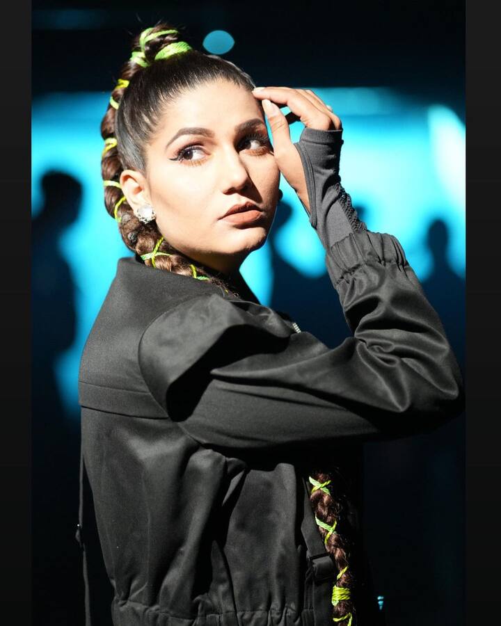 हाल ही में सपना चौधरी यूट्यूब चैनल Real Talk के शो पर पहुंची थी. जहां उन्होंने अपनी लाइफ से जुड़े कई मजेदार किस्से शेयर की है.