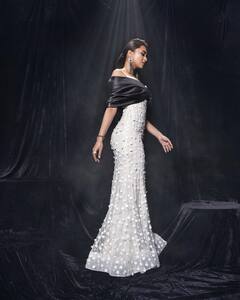 Tejasswi Prakash:તેજસ્વી પ્રકાશનો વ્હાઈટ કલરના ડ્રેસમાં ગ્લેમરસ અંદાજ, જુઓ શાનદાર તસવીરો