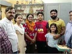 यूपी पीसीएस परीक्षा में बुलंदशहर की बेटी नम्रता को मिला तीसरा स्थान, कहा- 'बिना हार माने आगे बढ़ें'