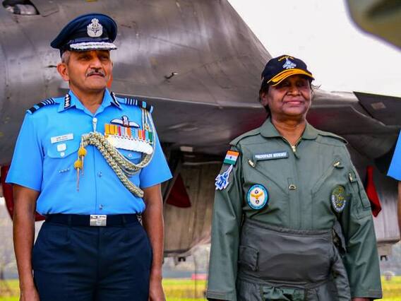 President in Sukhoi: राष्ट्रपति द्रौपदी मुर्मू ने सुखोई-30 लड़ाकू विमान में उड़ान भरी, देखें तस्वीरें