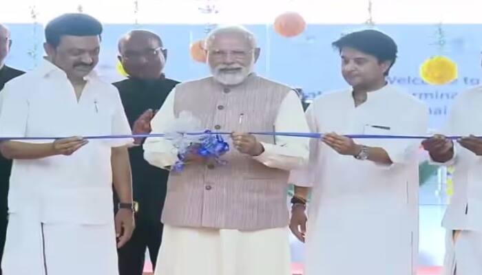 PM Modi Flags off Chennai-Coimbatore Vande Bharat Express in Chennai Check Time Ticket Price Chennai Airport : ਪੀਐਮ ਮੋਦੀ ਨੇ ਚੇਨਈ ਏਅਰਪੋਰਟ ਦੇ ਨਵੇਂ ਟਰਮੀਨਲ ਭਵਨ ਦਾ ਕੀਤਾ ਉਦਘਾਟਨ, ਰੋਡ ਸ਼ੋਅ ਵੀ ਕੱਢਿਆ