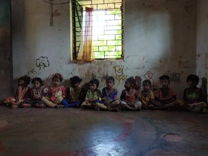 Chhattisgarh: बस्तर में आंगनबाड़ी केंद्रों का बुरा हाल, कहीं किराये के कमरे तो कहीं झोपड़ियों में भविष्य गढ़ रहे मासूम