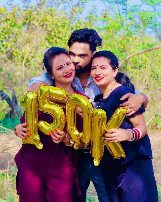 बेटी आराध्या के जन्म होने के बाद भी उनके दिल में मानसी ही रहती है और एक दिन जाकर सनी अपनी पहली पत्नी रूप को मानसी के बारे में सब कुछ सच बता देते हैं. जिस पर रूप उन्हें दूसरी शादी करने का सुझाव देती है.