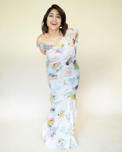 Shweta Tripathi Looks Chic In Quirky Prints Saree; See Pics