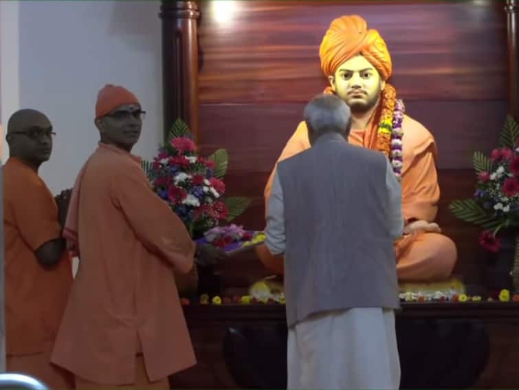 PM Modi Chennai Visit LIVE vandhe bharat train inauguration airport function PM Modi Chennai Visit LIVE: விமான நிலையத்தில் பிரதமருடன் முதலமைச்சர் மு.க.ஸ்டாலின் பேச்சுவார்த்தை