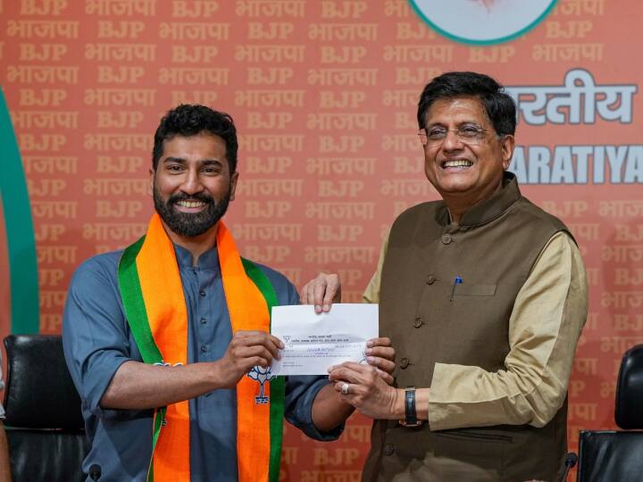 Anil Antony joins BJP now Brother Congress Ajith Antony says thrown out like curry leaves 'दूध में पड़ी मक्खी की तरह...', अनिल एंटनी के बीजेपी में शामिल होने पर छोटे भाई ने क्यों कही ये बात