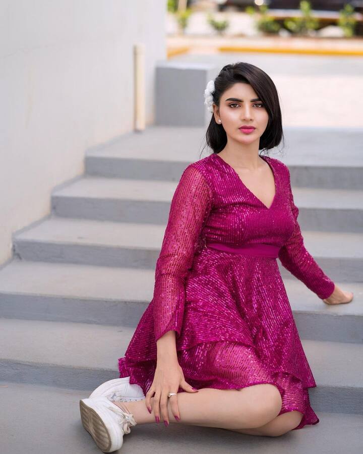 జబర్దస్త్ వర్ష అందమైన ఫోటోలు