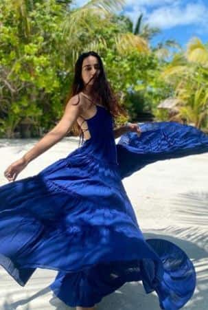 टेलीविजन की जानी-मानी अभिनेत्री सुरभि ज्योति की बात करें तो आपको बता दें कि उन्होंने 'कुबूल है' सीरियल में काम किया और वहां से घर-घर में पहचान बनाई. उन्होंने इंग्लिश में एम ए किया हुआ है.