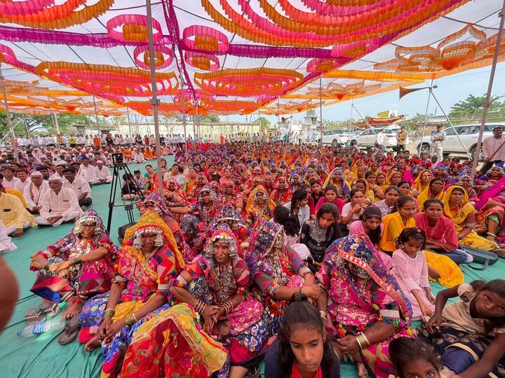 दरम्यान यावेळी महिलांची उपस्थिती लक्षणीय होती, तसेच त्यांनी अप्रतिम असे नृत्य देखील सादर केले.