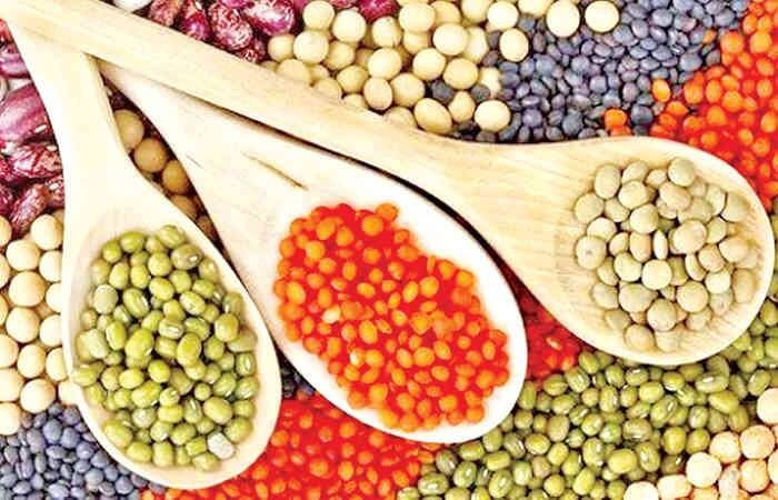 એક રિપોર્ટ અનુસાર, બાળકોને દરરોજ લગભગ 10 ગ્રામની જરૂર પડે છે. આ ઉપરાંત, શાળાના બાળકોને દરરોજ લગભગ 19-34 ગ્રામ, કિશોરાવસ્થામાં છોકરાને દિવસમાં લગભગ 52 ગ્રામ, કિશોરાવસ્થાની છોકરીઓને દરરોજ લગભગ 46 ગ્રામ, પુખ્ત વયના પુરુષોને દરરોજ લગભગ 56 ગ્રામ, પુખ્ત સ્ત્રીઓને લગભગ 46 ગ્રામ અને ગર્ભવતી અથવા સ્તનપાન કરાવતી સ્ત્રીને દરરોજ 71 ગ્રામ પ્રોટીનની જરૂર હોય છે.