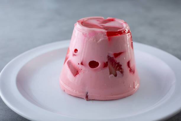 புட்டிங்-ஐ குழந்தைகள் முதல் பெரியவர்கள் வரை அனைவரும் விரும்புவார்கள். இந்த சுவையான புட்டிங்கை சுலபமாக விட்டிலேயே செய்யனுமா? இதோ இருக்கிறது ரேஸ்மில்க் புட்டிங் ரெசிபி!