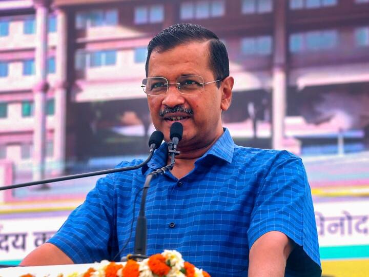 Delhi: 'इन्हीं में से कोई बच्चा एक दिन प्रधानमंत्री बनेगा...', बीजेपी के मार्कशीट वाले तंज पर अरविंद केजरीवाल का पलटवार, पीएम की डिग्री का किया जिक्र Delhi CM Arvind Kejriwal said extra classes will be held for children who are weak in studies after bjp tweets marksheet Delhi: 'इन्हीं में से कोई बच्चा एक दिन प्रधानमंत्री बनेगा...', बीजेपी के मार्कशीट वाले तंज पर अरविंद केजरीवाल का पलटवार, पीएम की डिग्री का किया जिक्र