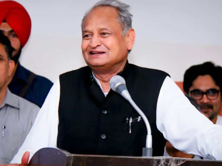 Ashok Gehlot government of Rajasthan may lift ban on transfers of government employees in April Rajasthan News: इस महीने ही शुरू हो सकते हैं सरकारी कर्मचारियों के तबादले, जानें क्या होगी मंत्रियों की भूमिका