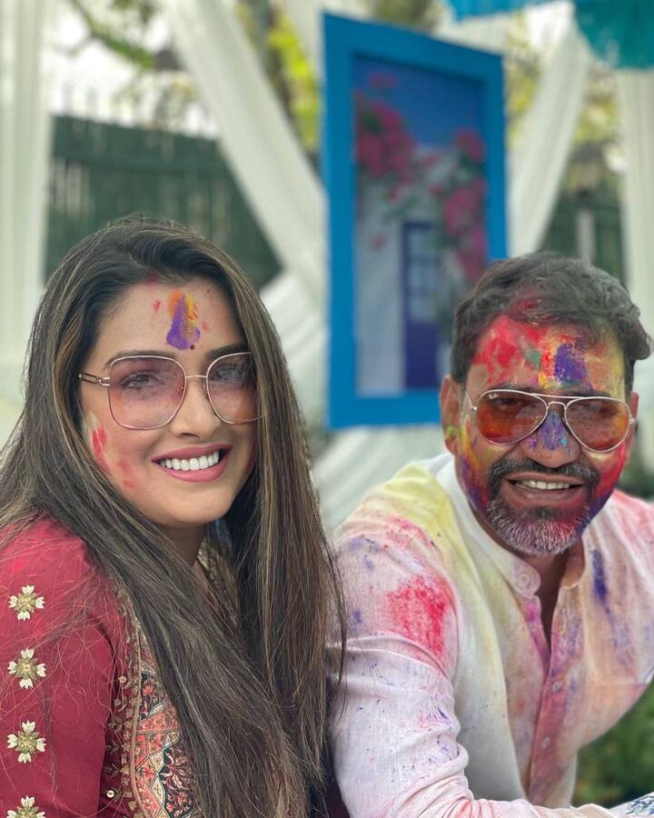 निरहुआ और आम्रपाली ने राजस्थान रॉयल्स और दिल्ली कैपिटल्स के खिलाफ मुकाबले के साथ आईपीएल में कॉमेंट्री की दुनिया में अपना पहला कदम रखा. इस सीजन अभी तक भोजपुरी कॉमेंट्री में मैच का आनंद लेने वाले दर्शकों की संख्या काफी ज्यादा देखने को मिली है.