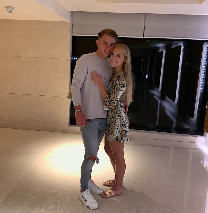 इंग्लैंड के खिलाड़ी सैम कर्रन अपने ऑलराउंड परफॉर्मेंस के लिए जाने जाते हैं. वैसे ही उनकी गर्लफ्रेंड इसाबेला साइमंड्स भी मल्टी टैलेंटेड हैं. सैम करन अक्सर इसाबेला के साथ सोशल मीडिया पर तस्वीरें शेयर करते रहते हैं.