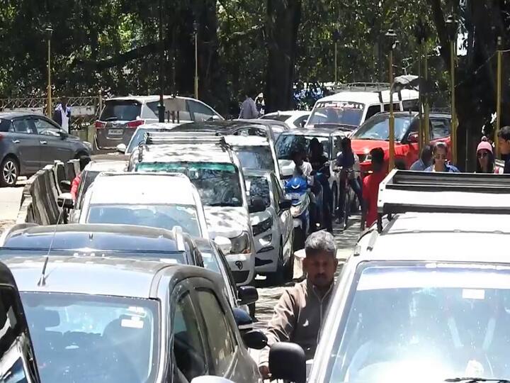 Kodaikanal: 3 days of holidays echoes the increase in the number of tourist arrivals தொடர் விடுமுறை எதிரொலி: கொடைக்கானலில் குவியும் சுற்றுலாப் பயணிகள்... போக்குவரத்து கடும் பாதிப்பு..!