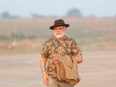 Narendra Modi Visited Bandipur Tiger Reserve: सिर पर टोपी, गले में दूरबीन, हाथों में कैमरा... बांदीपुर की टाइगर सफारी में दिखा पीएम मोदी का नया अवतार