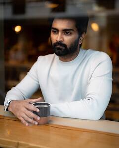 Atharvaa Murali: ‘மூங்கில் காடுகளே..வண்டு முனகும் பாடல்களே’ அழகு நாயகன் அதர்வாவின் அசத்தும் புகைப்படங்கள்!