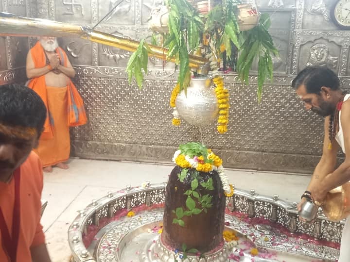 Ujjain Mahakaleshwar Temple rituals change according to weather Conditions Know New Customs for Summer ANN Mahakal Mandir: मौसम के लिहाज से इस मंदिर की परंपराओं में बदलाव, महाकाल को न लगे गर्मी, इसलिए किया जाता है ये उपाय