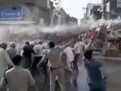 'पागल हो गए कमलनाथ', बयान को लेकर सड़कों पर उतरी कांग्रेस, फूंका CM शिवराज का पुतला